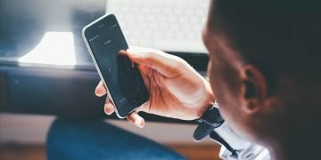 Tech addiction triggers procrastination: Expert