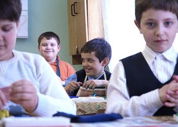 As Covid infections, deaths rise, Moscow closing schools, businesses