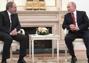 ‘Compare notes’: Russian president, Armenian premier discuss Nagorno-Karabakh