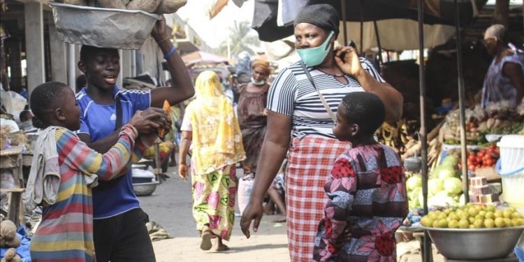 Rights group in Tanzania touts cash handouts for single mothers