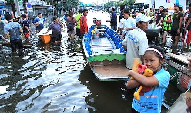 After floods strike north, officials act to avert disaster in Bangkok