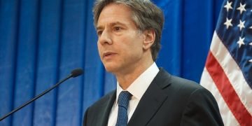 US secretary of state speaks with Sudan’s ousted premier