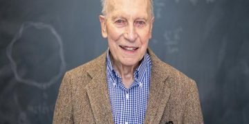 After 20 years studying, 89 year-old student earns physics PhD in USA
