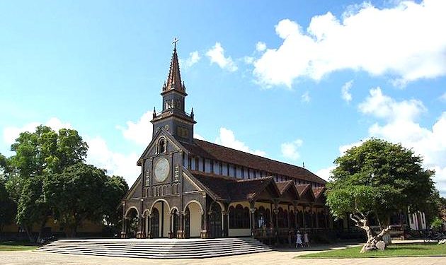 French church to sell properties to compensate victims of abuse