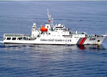 China blocks Filipino ships, fires water cannons in South China Seas