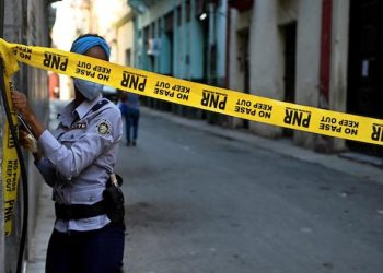 Cuba locks activists into homes to prevent protests