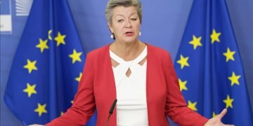 ‘EU not paying money to Turkish gov’t, but supporting refugees’