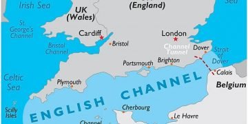 Smugglers at UK Chanel collect €2 million per kilometre to cross migrants: Report