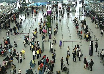 2.2 million passengers at US airports, highest single day since Covid