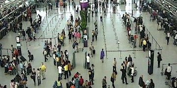 2.2 million passengers at US airports, highest single day since Covid