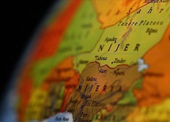 French military convoy face protests in Niger