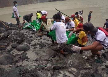 One dead, dozens missing after landslide at Myanmar jade mine