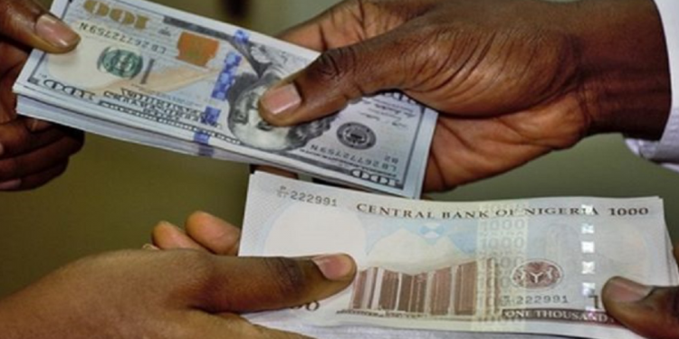 Naira crashes again, now N572 to dollar