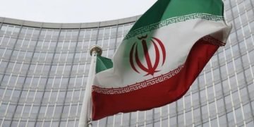 Iran bans travelers from Omicron-hit European, African countries from entering