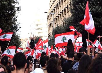 Lebanese take to streets as currency drops 90% in value
