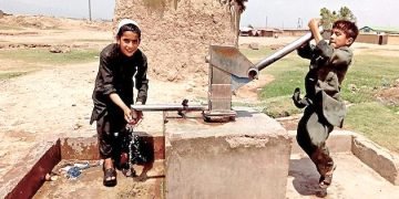 300,000 Afghan refugees entered Iran in past three months