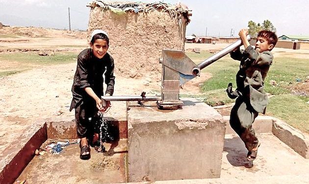 300,000 Afghan refugees entered Iran in past three months