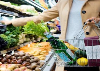Groceries jump 3.4% in UK; public still stocking up for Christmas