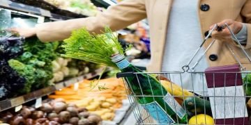 Groceries jump 3.4% in UK; public still stocking up for Christmas