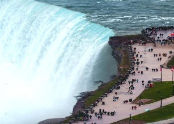 After car falls into water, diver recovers body from Niagara Falls