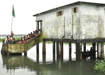 14 dead, 51,000 evacuated after flooding in Malaysia