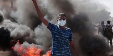 Sudan Forces Fire Tear Gas, Injure Dozens of Protesters