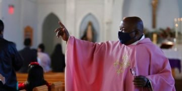 US Catholic Clergy Shortage Eased by Recruits From Africa