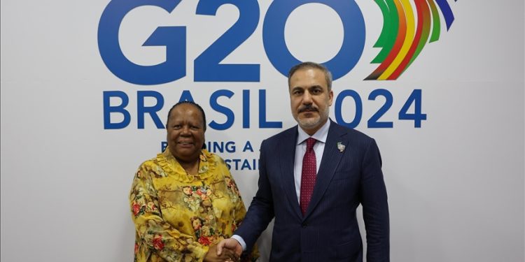 Turkish, South African foreign ministers discuss bilateral ties, regional issues