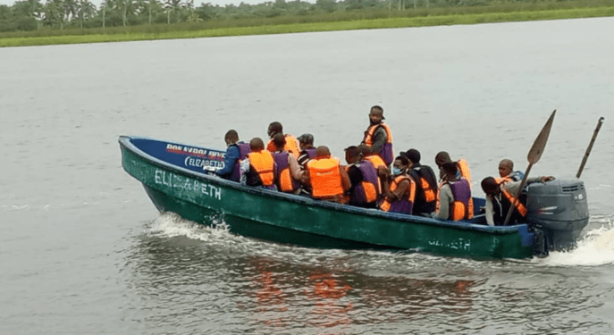 Woman jumps out of moving boat into Lagos lagoon