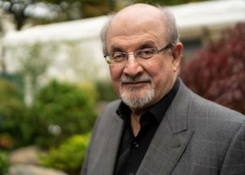 Loss of one eye upsets me every day: Salman Rushdie