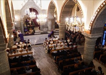 4 people stabbed during livestreamed church service in Sydney