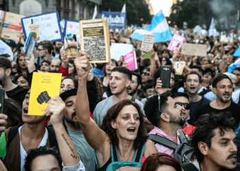 Argentines protest budget cuts to public universities 