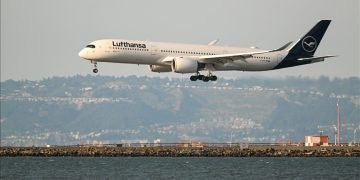Lufthansa suspends flights to Tehran, Beirut until end of April