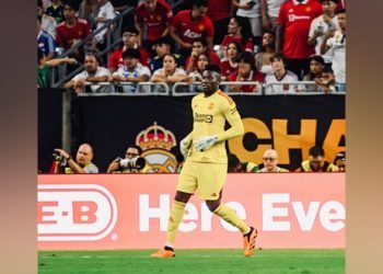 Manchester United goalkeeper Onana reveals advice he received from club legend Edwin van der Sar