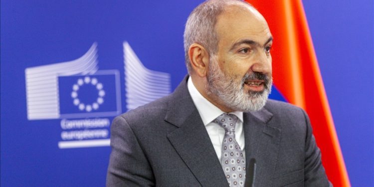 Armenia’s premier says Yerevan ready to sign peace deal with Azerbaijan by November