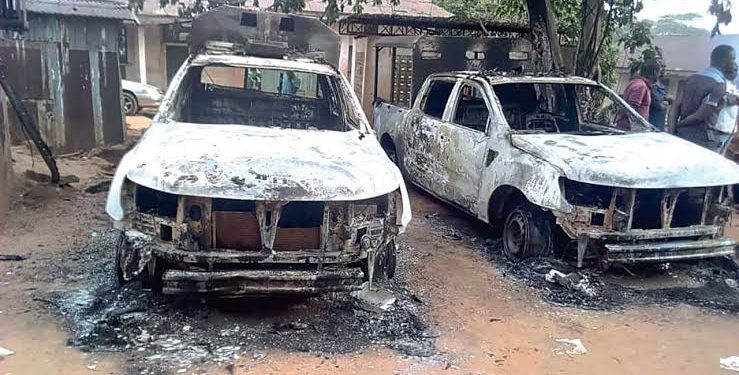 ‘Ijaw Freedom Fighters’ attack Edo community, kill one, set eight vehicles ablaze