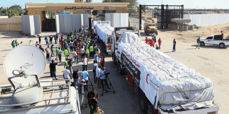 Israeli activists attack Gaza aid convoy, drawing U.S. condemnation and highlighting risk to aid work