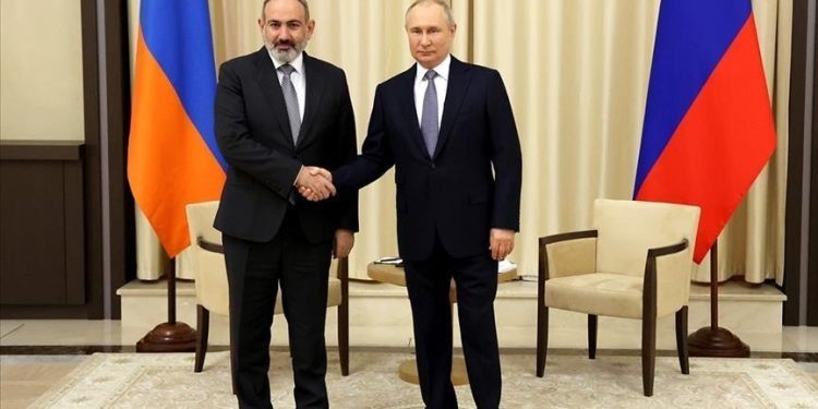 Putin, Pashinyan agree to withdraw Russian military from some Armenian regions