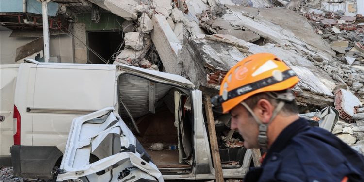 5 dead, dozens trapped in South Africa building collapse
