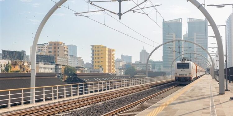 Tanzania launches Eastern Africa’s 1st electric train