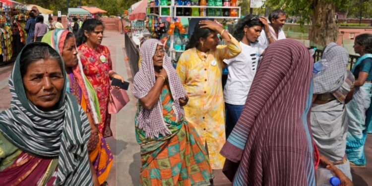 Ice baths and ventilators: India’s hospitals adapt to killer heat