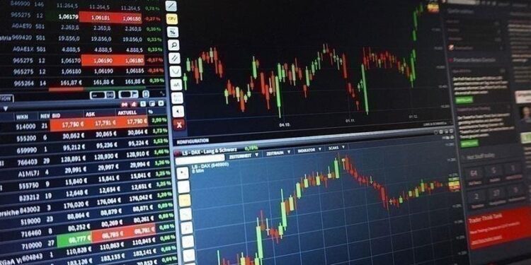 IT outage hits Microsoft, Crowdstrike shares