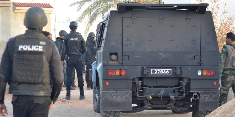 Tunisian security arrests head of opposition party