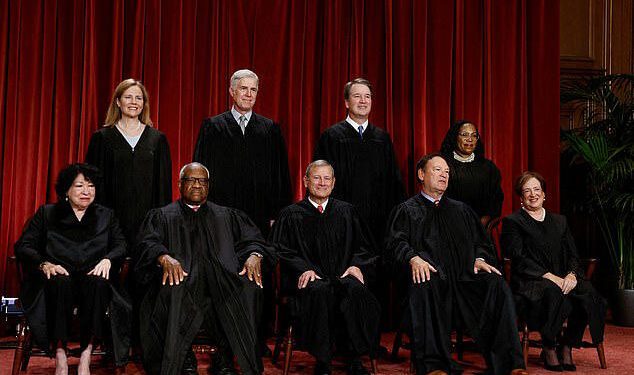 Supreme Court issues ruling on Trump immunity