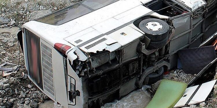 12 school children killed, 7 injured in South Africa minibus crash