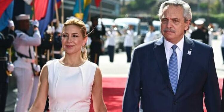 Argentina: Former President Fernández charged for beating up first lady