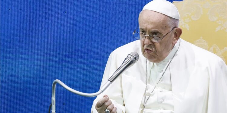 Pope Francis hopes ‘violent, bloody’ conflict will not expand further in Middle East