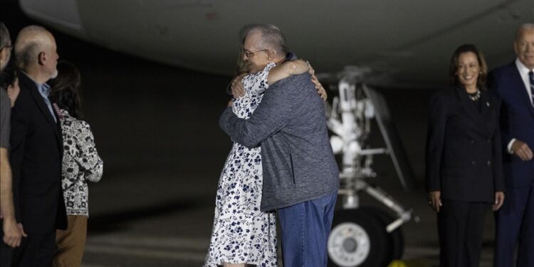 Trump congratulates Putin over prisoner swap