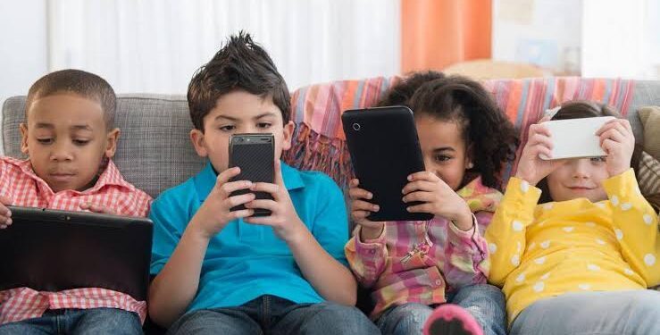 Australian PM moves to ban children from social media