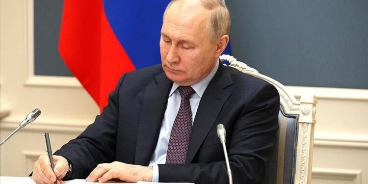 Putin prioritizes strengthening trade, economic cooperation with Iran